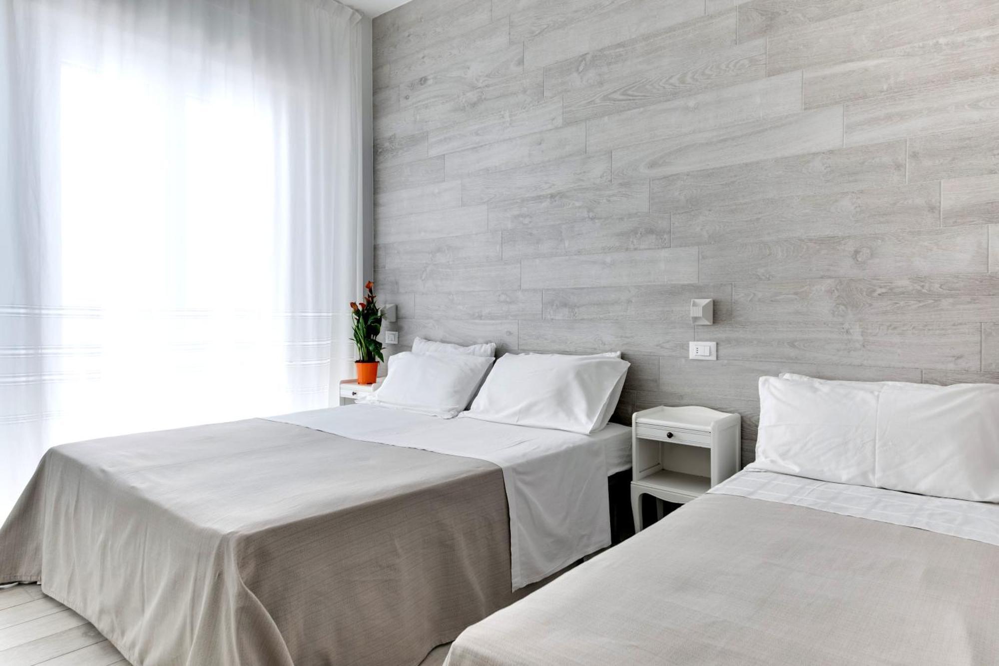Residence Diffuso Arcobaleno Gabicce Mare Bagian luar foto